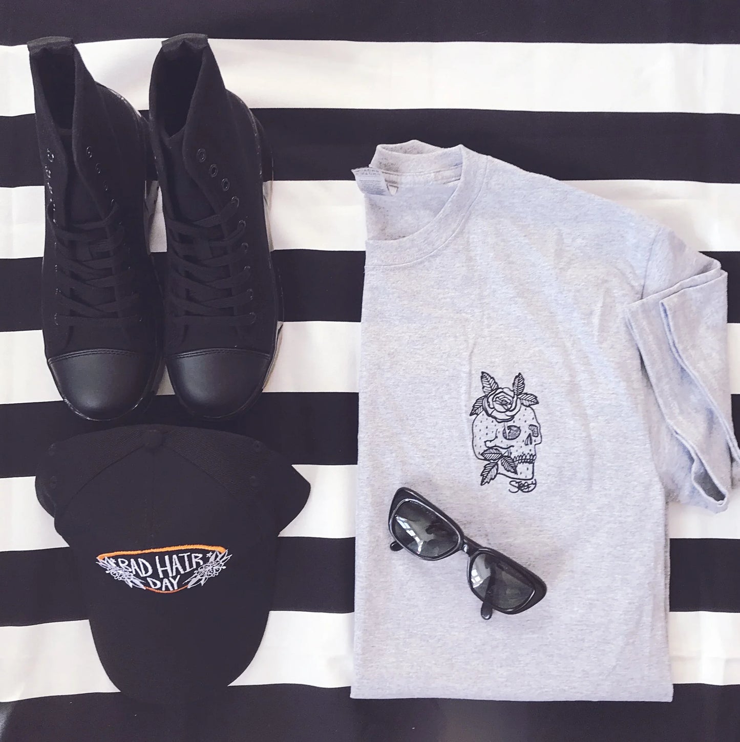 “Strawberry Skull” T-shirt - STOOFY